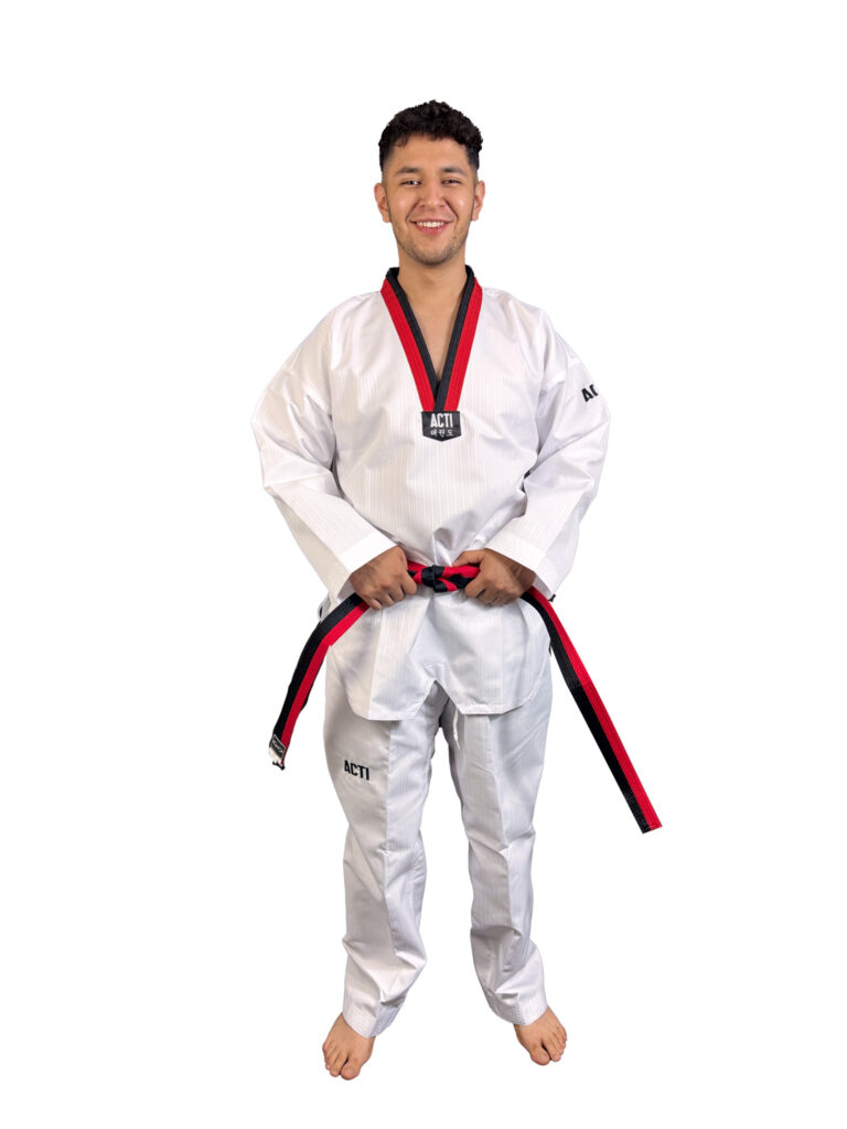 DOBOK DYNAMIC II  cuello poom (BASICO)